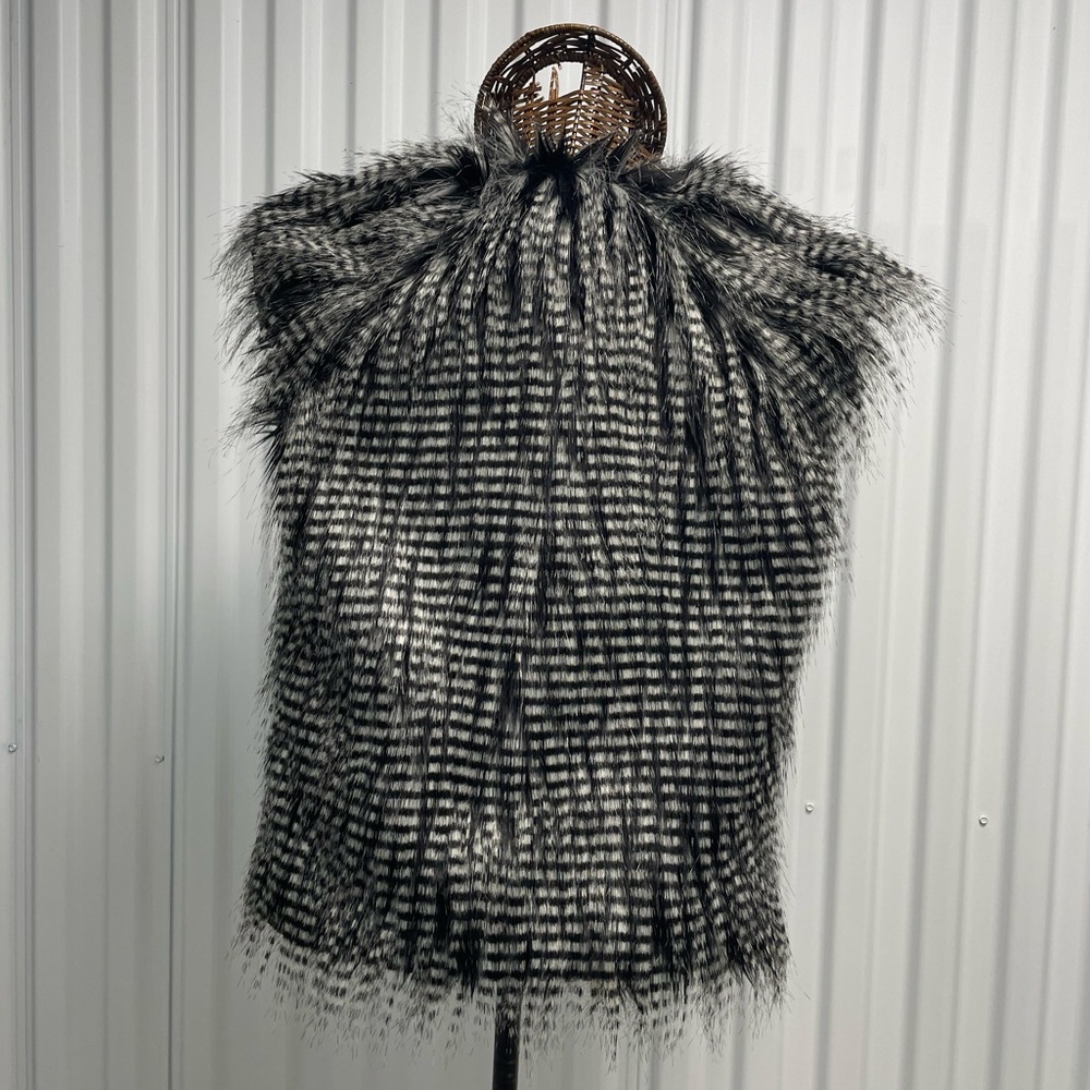 BCBG Faux Feather Jacket/Vest size XS/S - Picture 10 of 11
